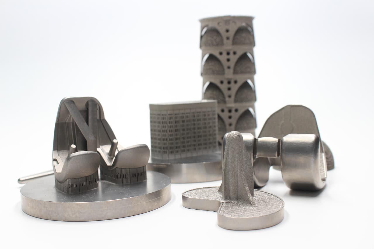 Komponen logam kompleks hasil proses 3D printing SLM